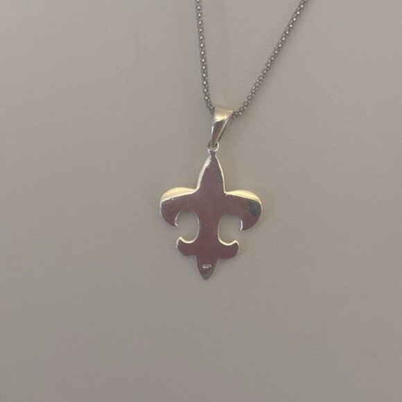 New Orleans Fleur-de-Lis Sterling Silver Necklace (22") and Earrings set! - Picture 8 of 16